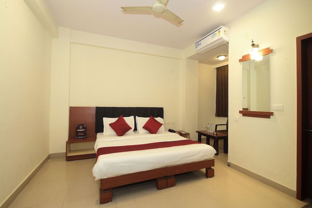 Hotel Ankur Palace Deluxe Room 6