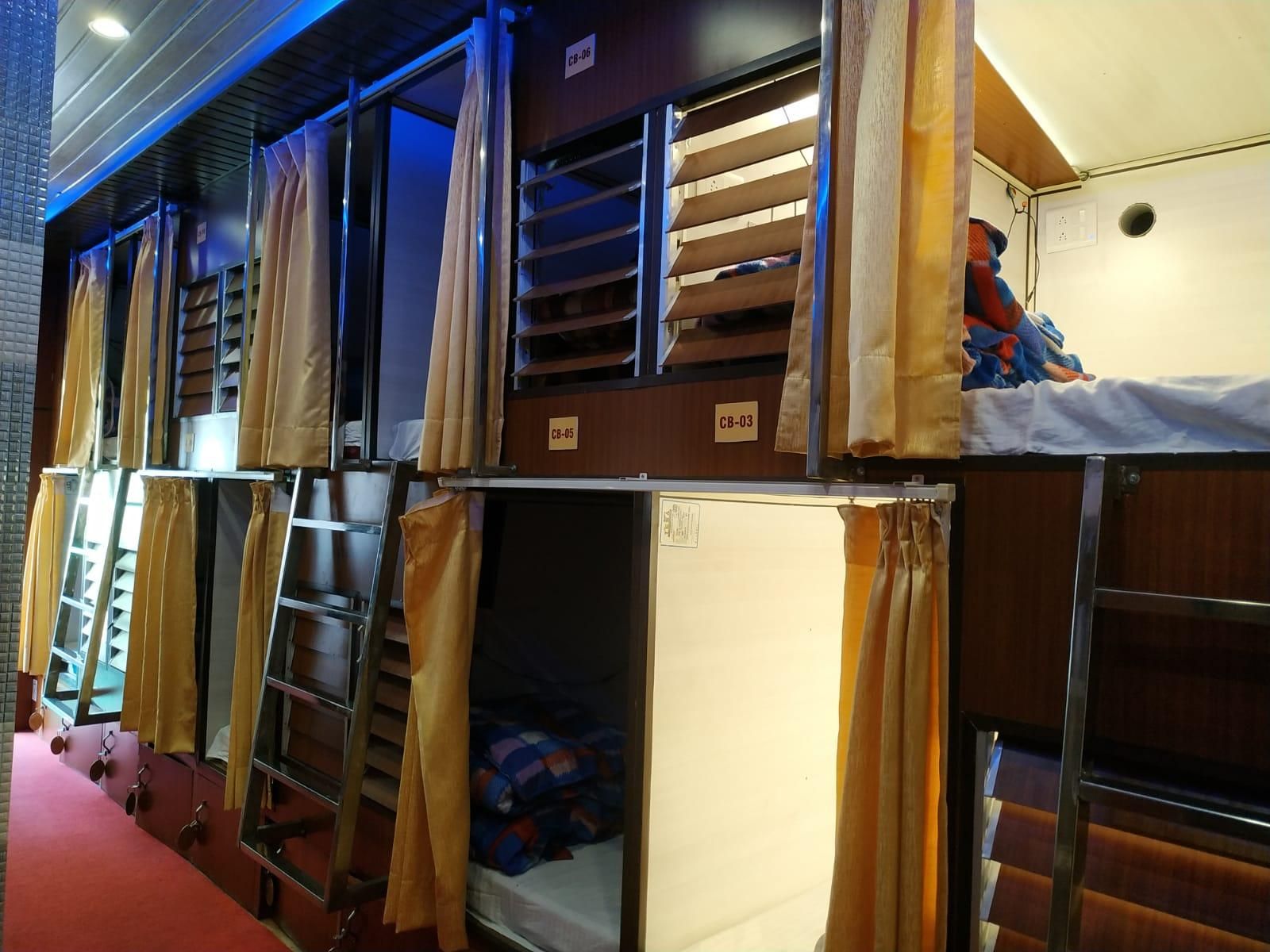 Hotel Chakasha Govindam Capsule Bed