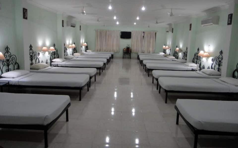 Bans the Hotel