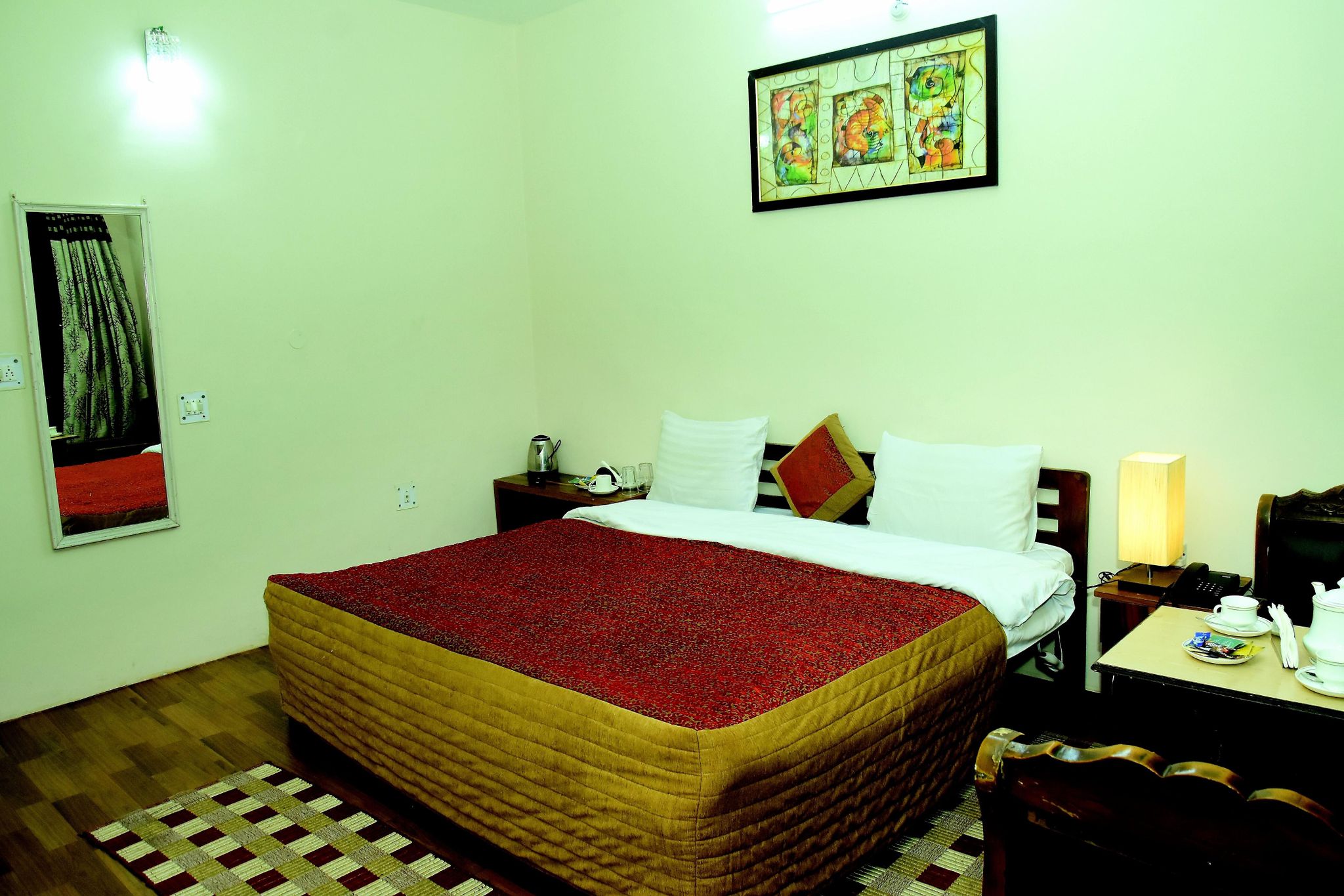 Economy Room (Lake Facing)