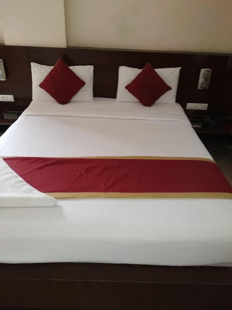 undefined Hotel Vande Matharam 10