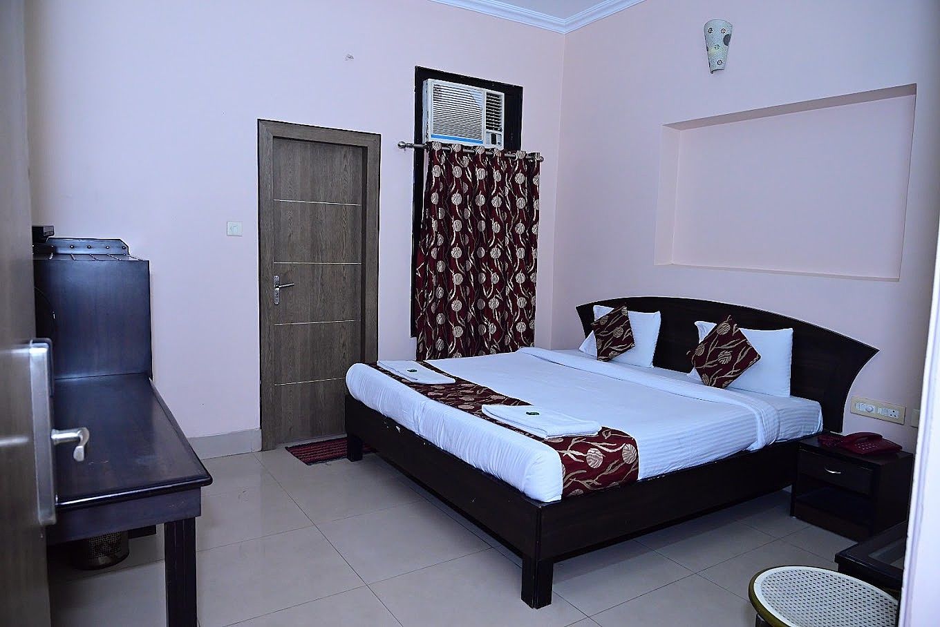 TRIPLE EXECUTIVE ROOM