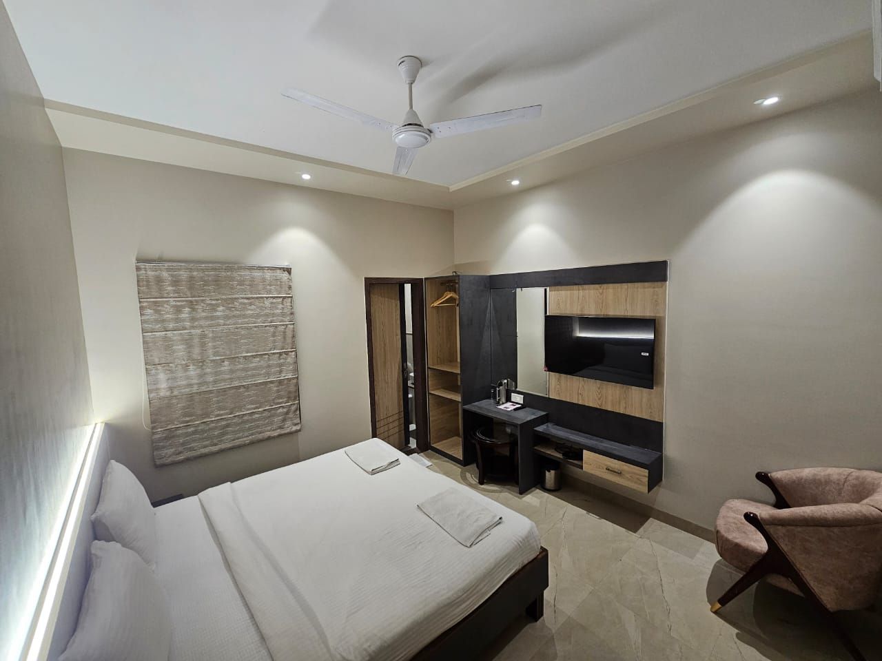 Hotel City Grand Executive Room 3