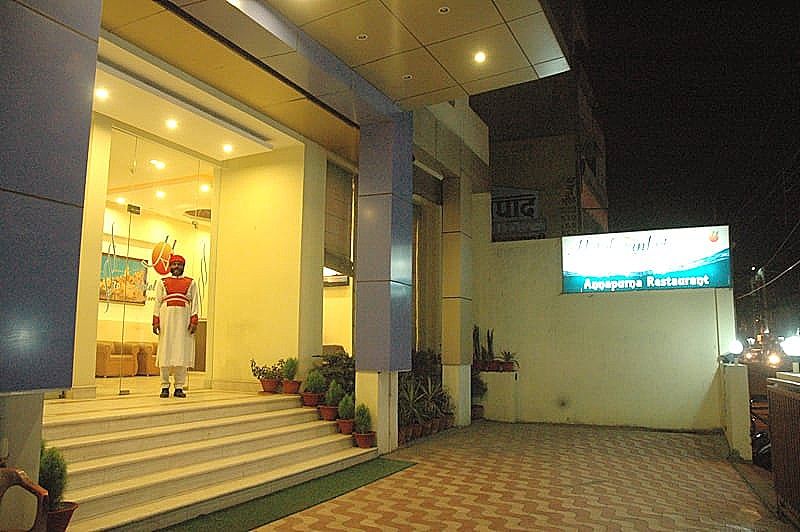 undefined Hotel Janhvi International 6