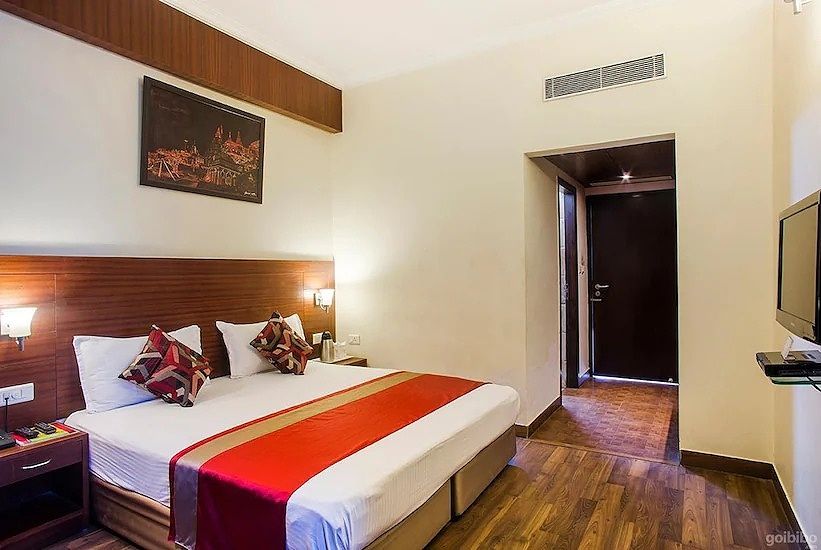Hotel Janhvi International Deluxe Room  2
