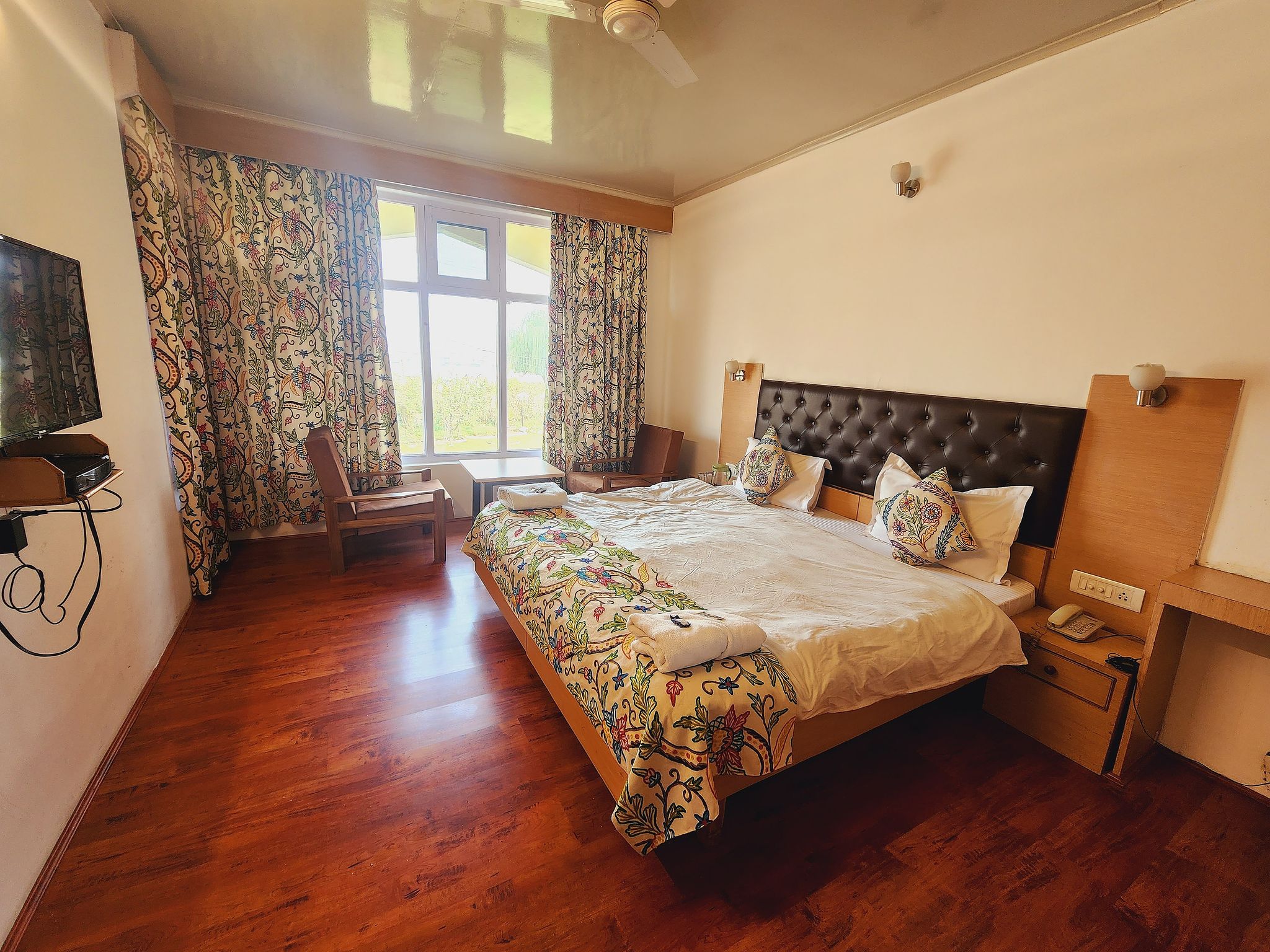 undefined Hotel Nehrus 5