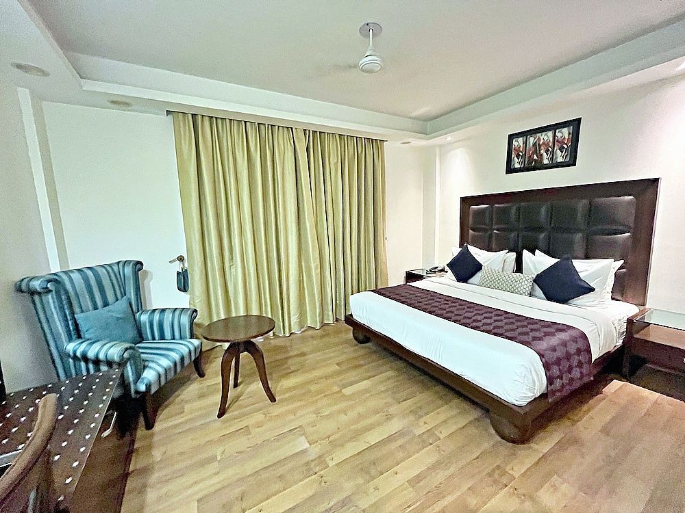 The Grand Orion - Kailash Colony Deluxe Double or Twin Room, City View 11