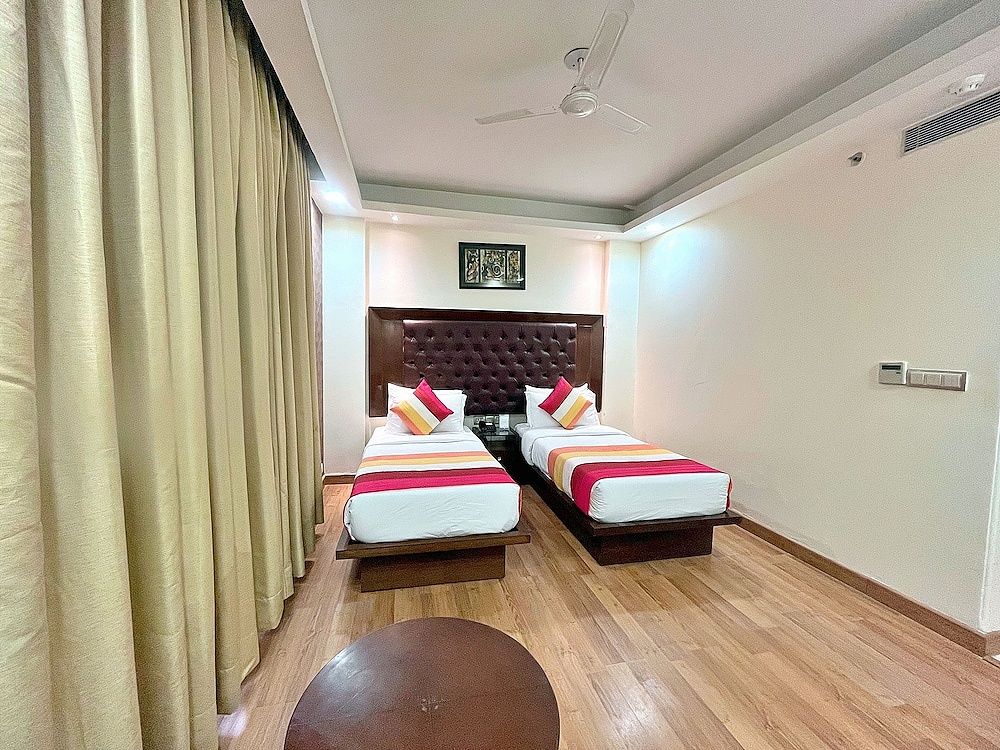 The Grand Orion - Kailash Colony Deluxe Double or Twin Room, City View 5