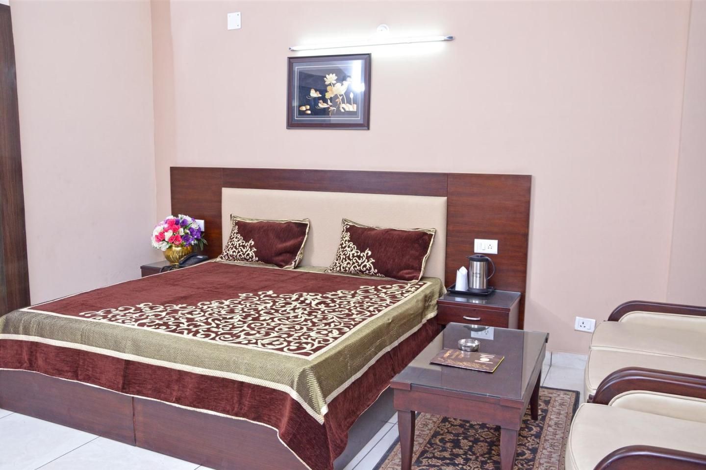 Hotel Shikhar Executive Room 2