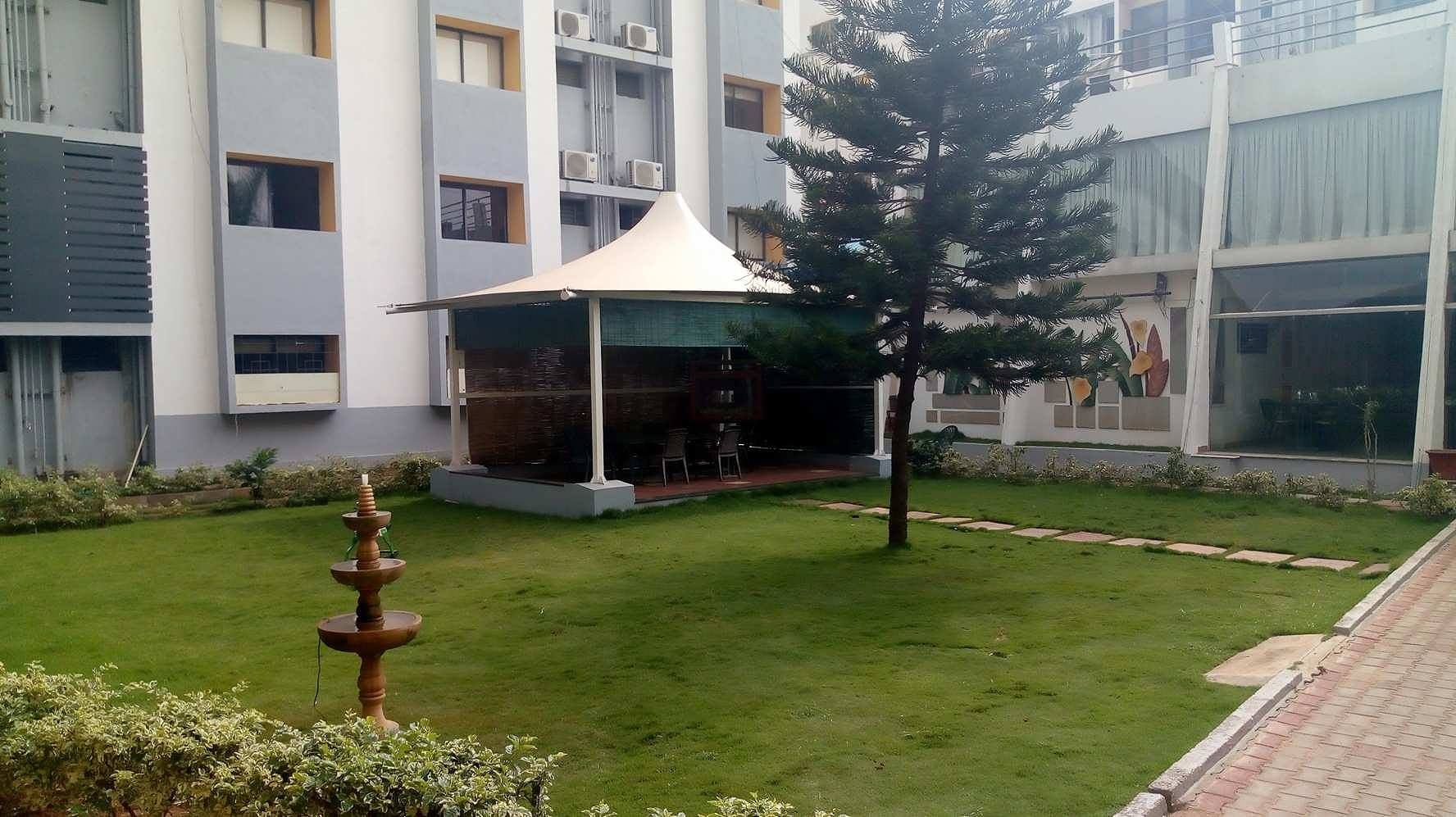 undefined Online Suites 3