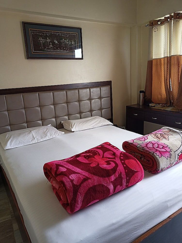 Alka Hotel Varanasi Alka AC Room 4