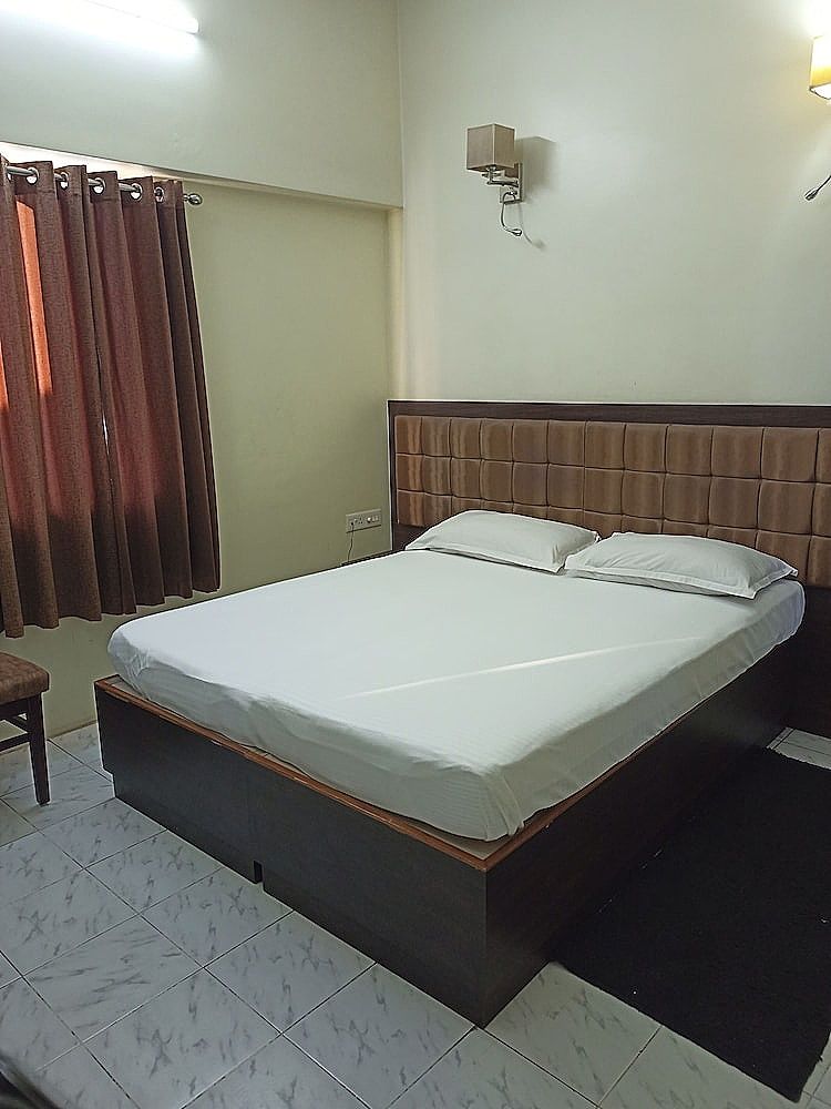 Alka Hotel Varanasi Alka AC Room 5