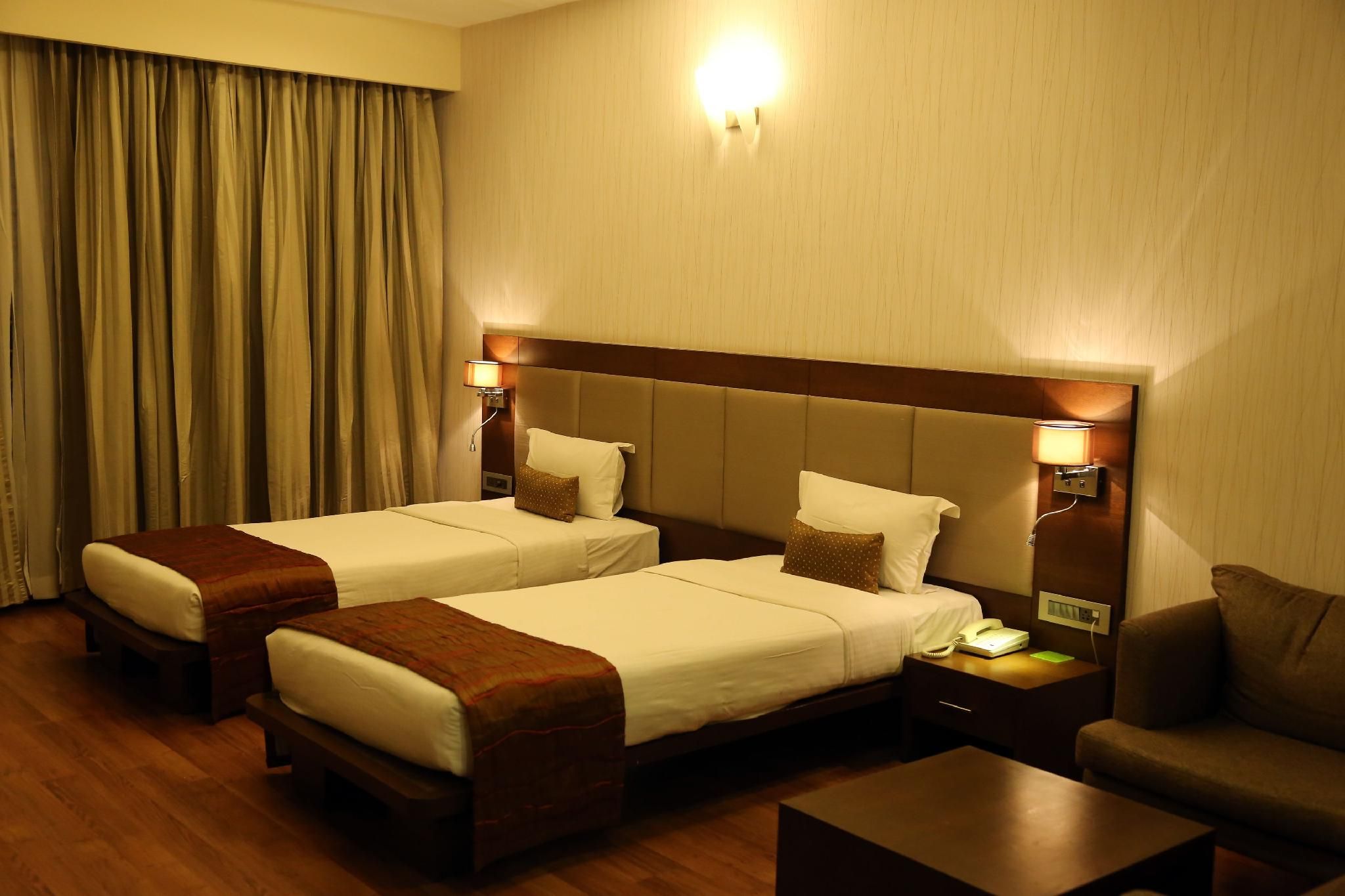 Deluxe Double or Twin Room, 1 Bedroom, Smoking, City View