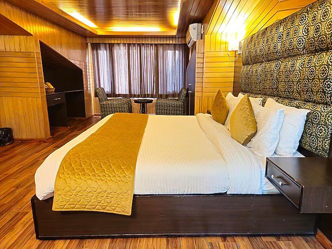 Super Deluxe Room - Hot and Cold AC