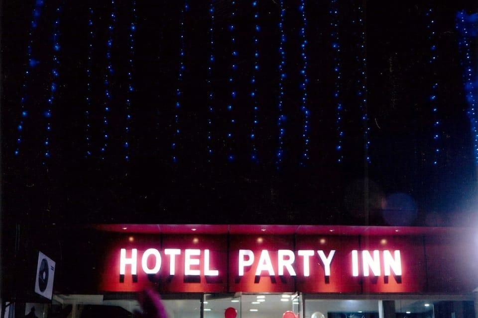undefined Hotel Party Inn 8