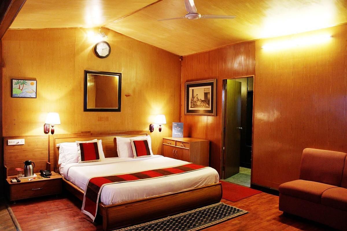 AC Deluxe Room