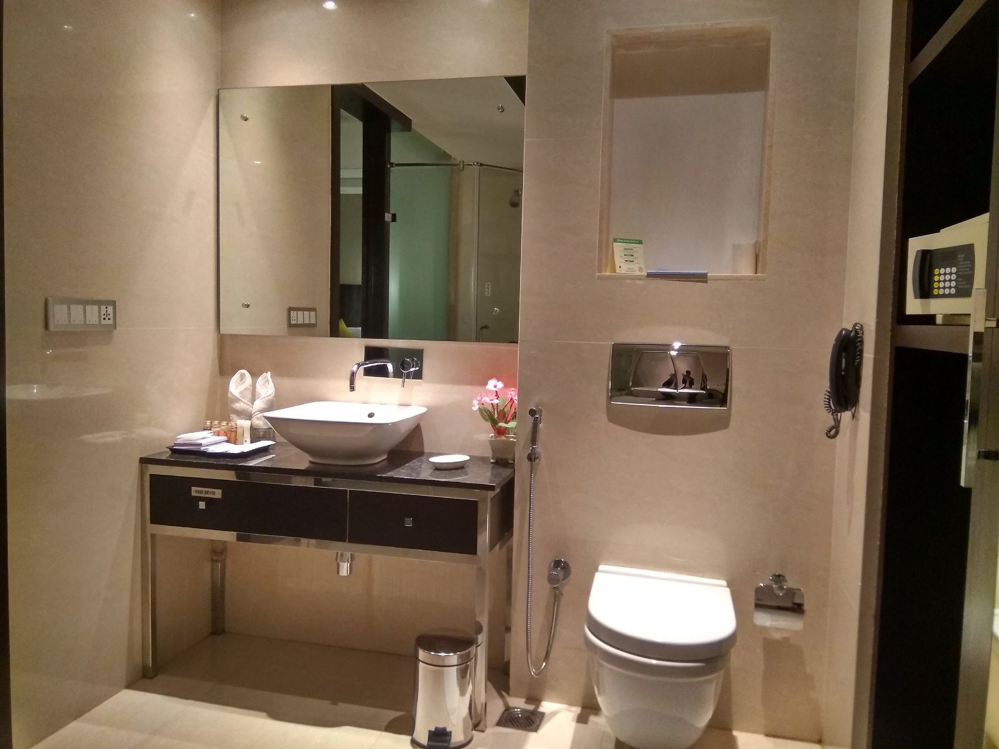 Hycinth Hotels Club Room 8