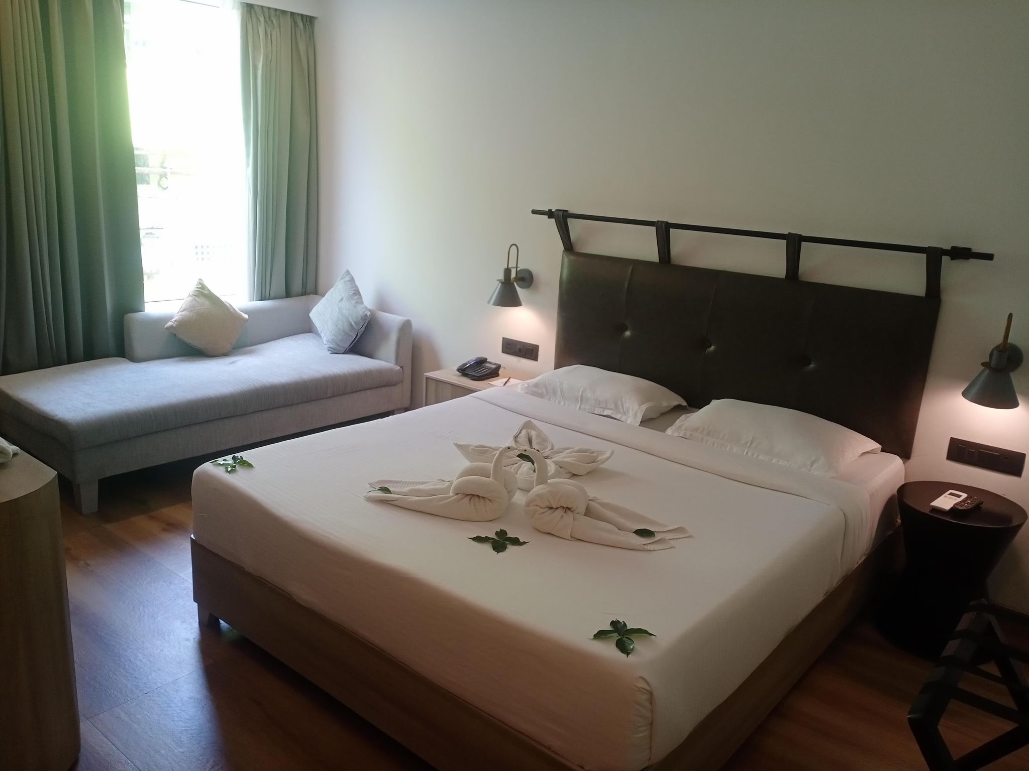 Day Use Room - 4Hrs Stay (between 12pm-8pm)