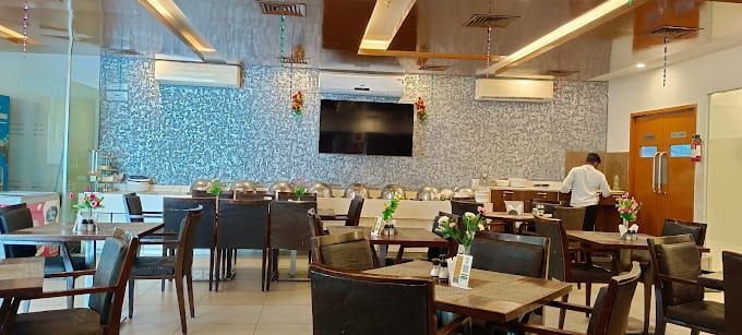Food & Dining