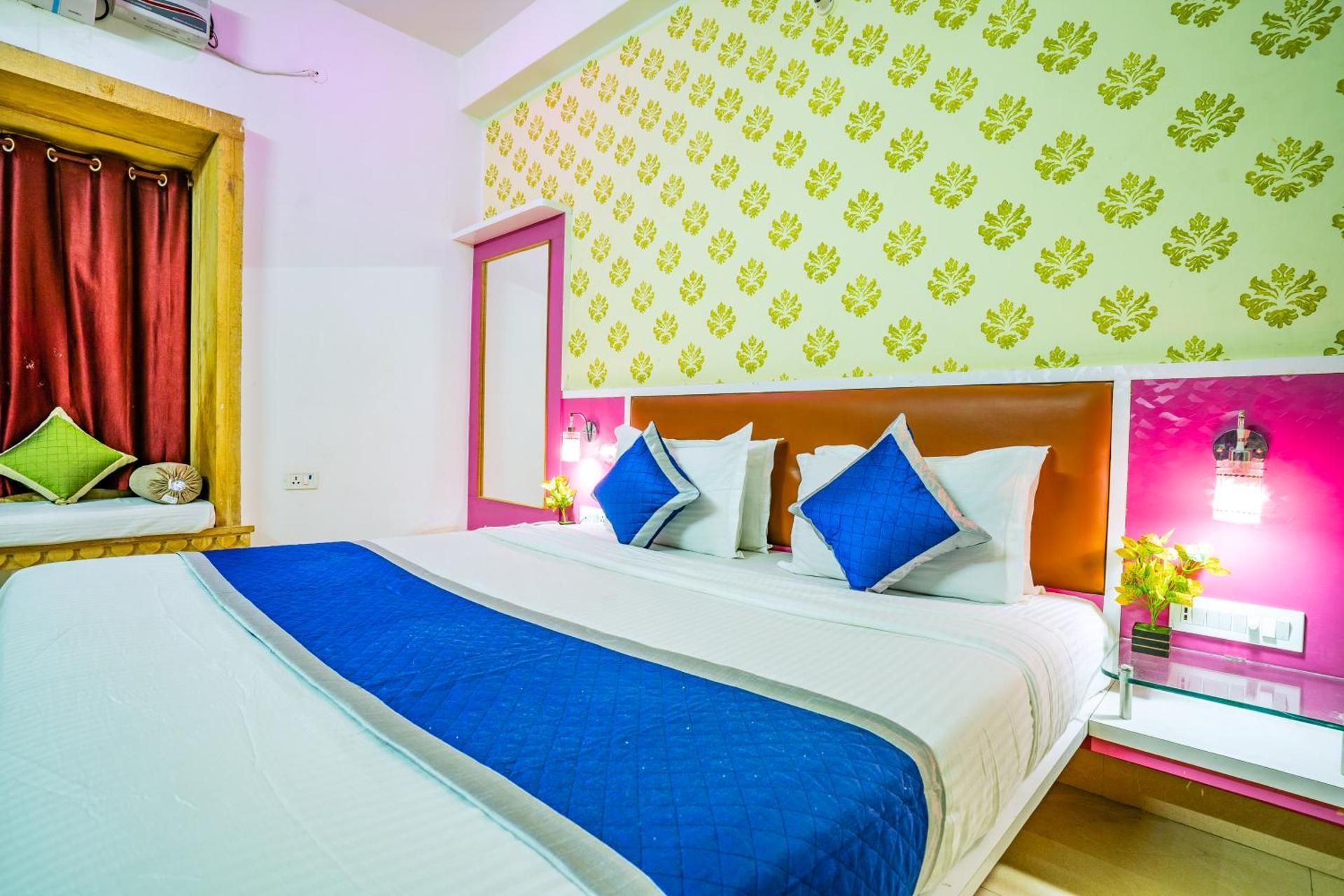 Hotel Marina Mahal with Swimming Pool Deluxe Room 6