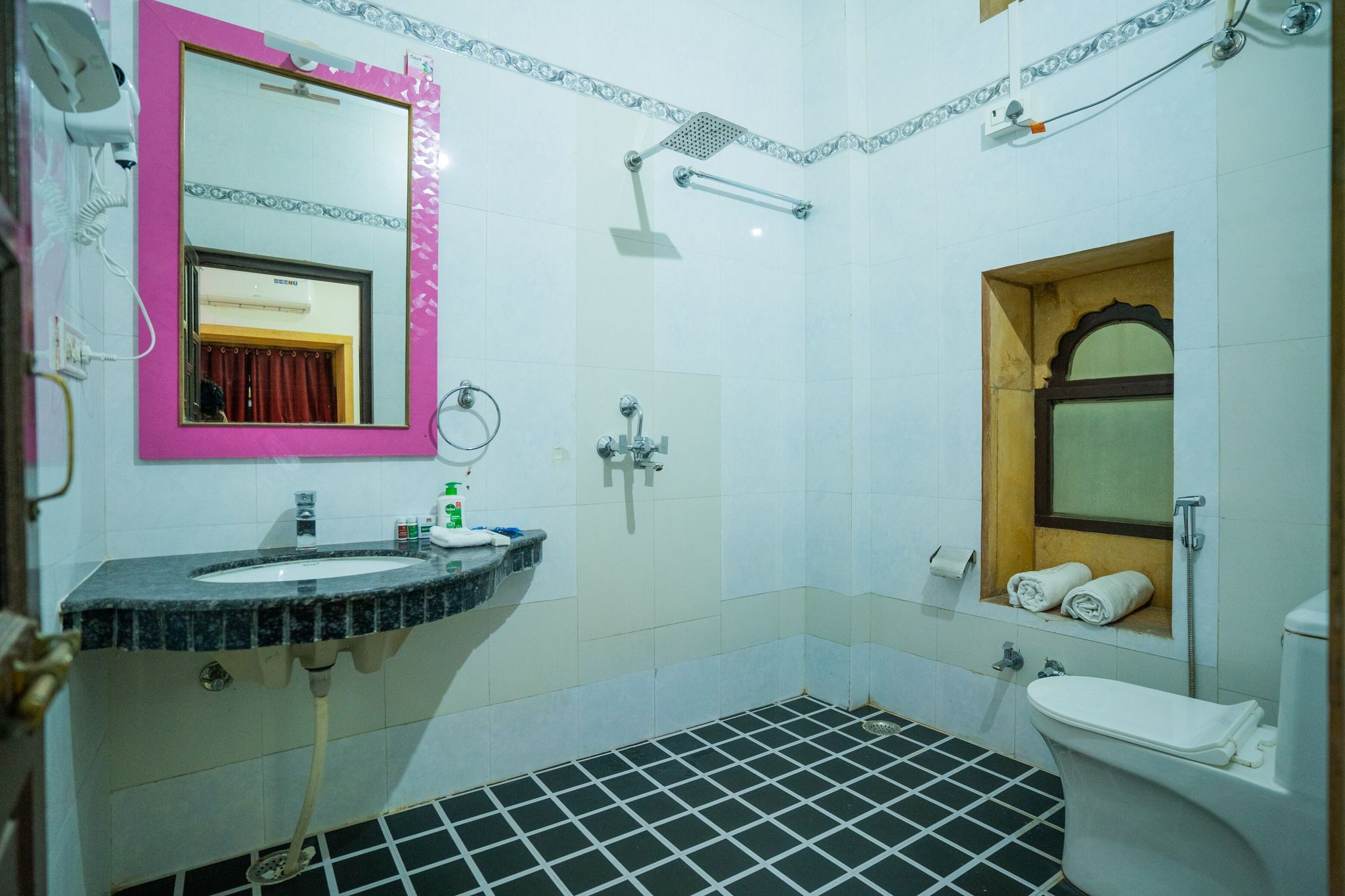 Hotel Marina Mahal with Swimming Pool Deluxe Room 11