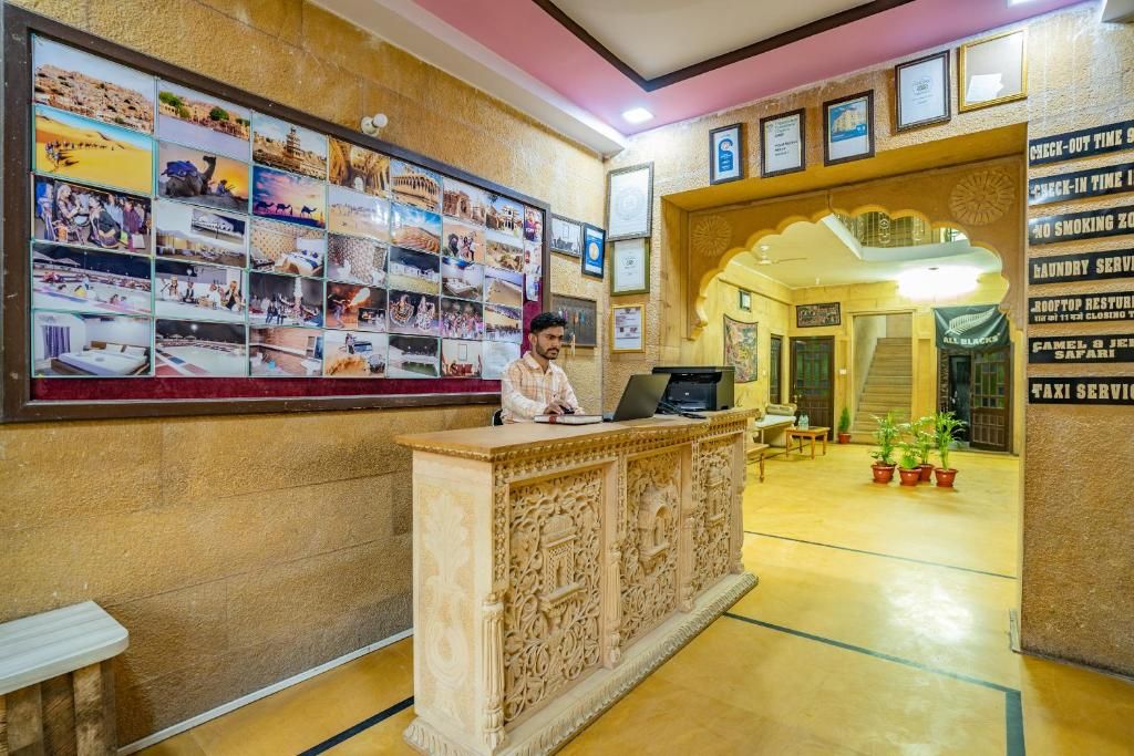 undefined Hotel Marina Mahal with Swimming Pool 3