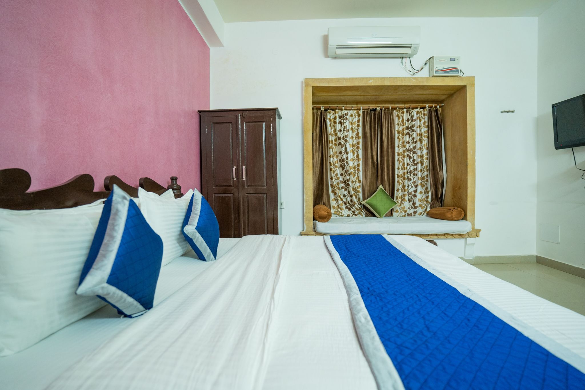 Hotel Marina Mahal with Swimming Pool Deluxe Room 5