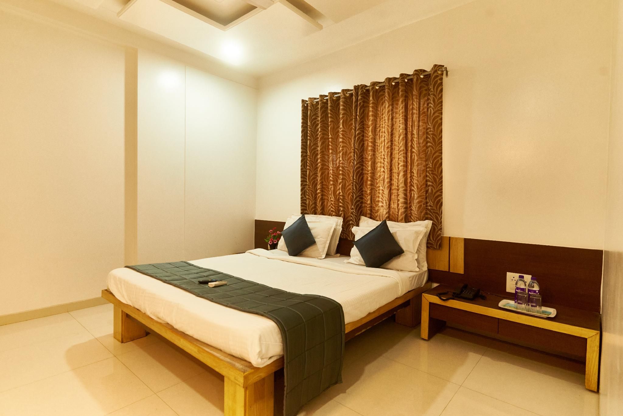 Hotel Anand Heritage Deluxe Room 4