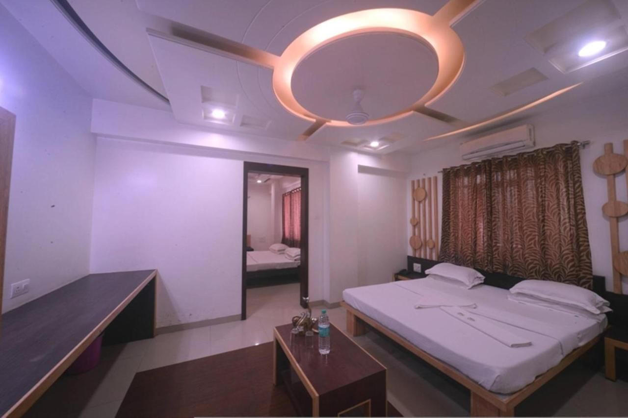 Hotel Anand Heritage Deluxe Room 4