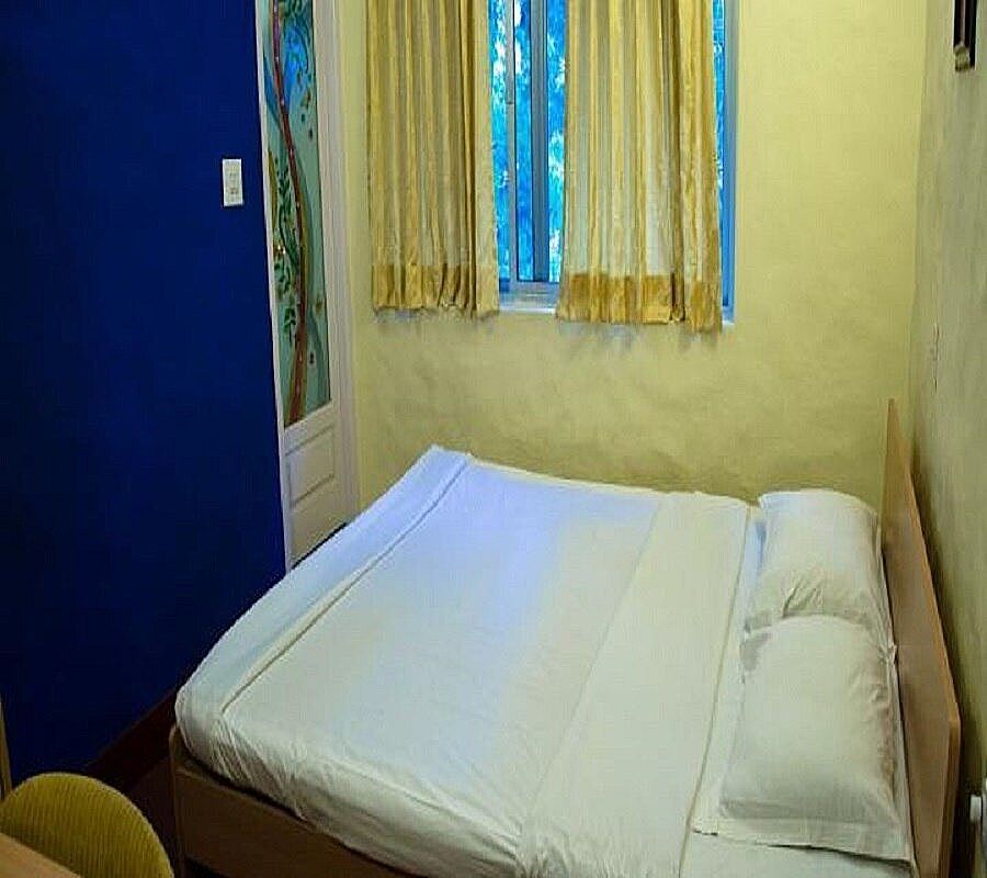 Mahalakshmi Comforts Deluxe Double Room with A/C 4