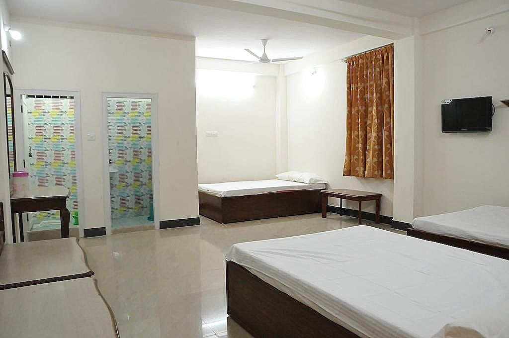 Deluxe Triple Room with A/C