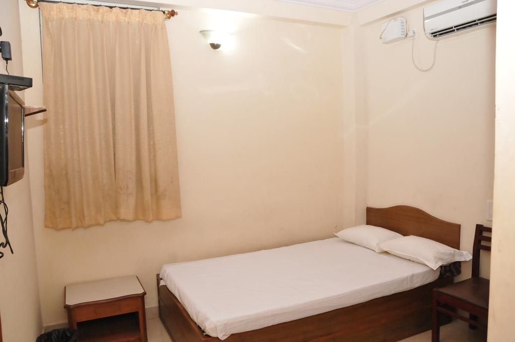 Deluxe Triple Room with A/C