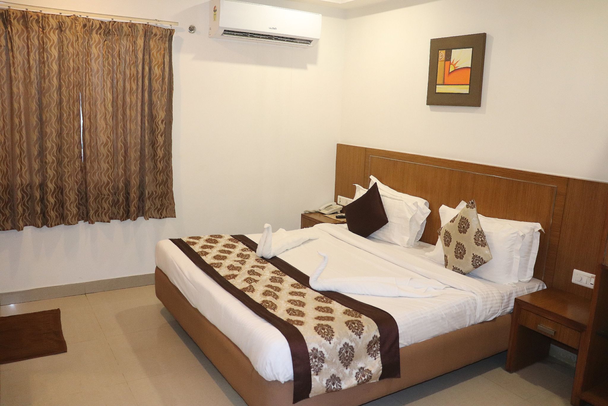 iROOMZ Sree Hotel Suncity	 Deluxe Room 5