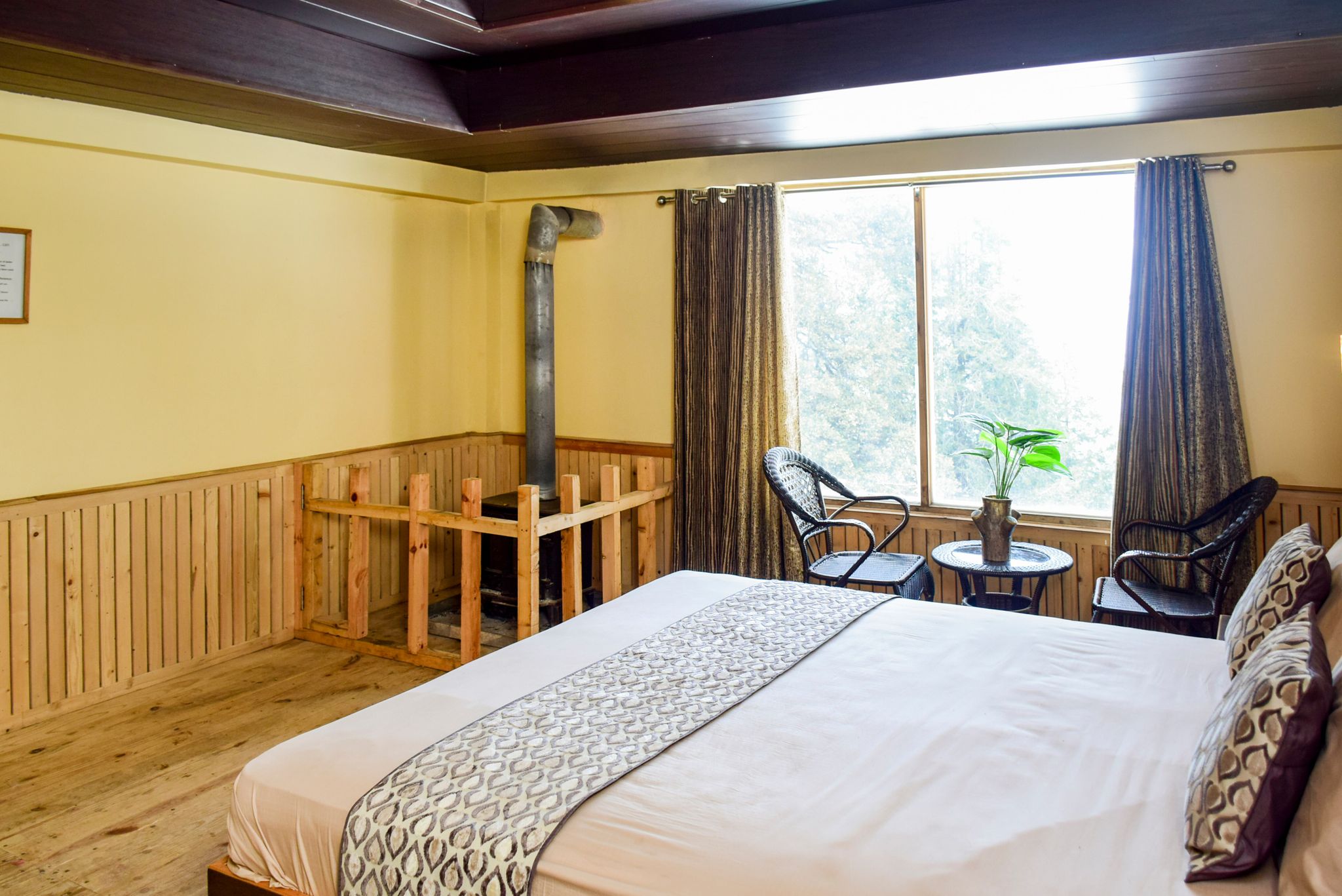 Agyaat Vaas Homestay | Rooms & Guided Treks Attic Room 2