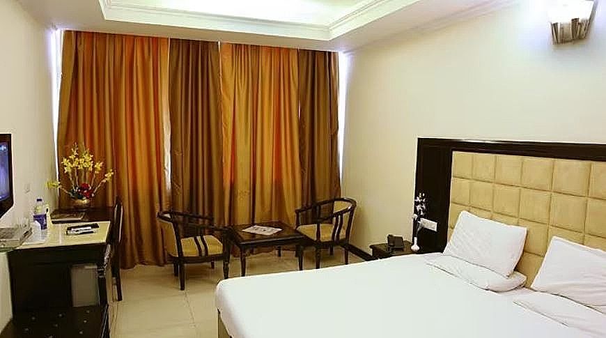 Metro 43 Deluxe Room