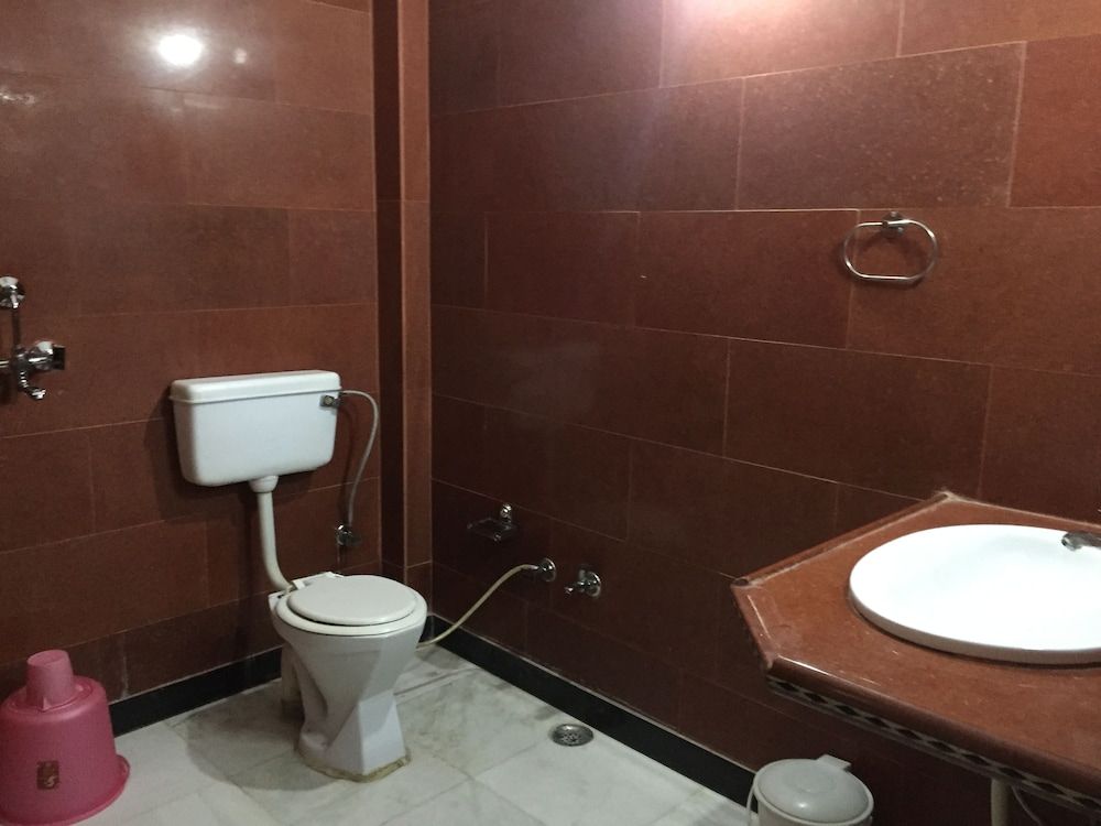 Classic Hotel Standard Room 13