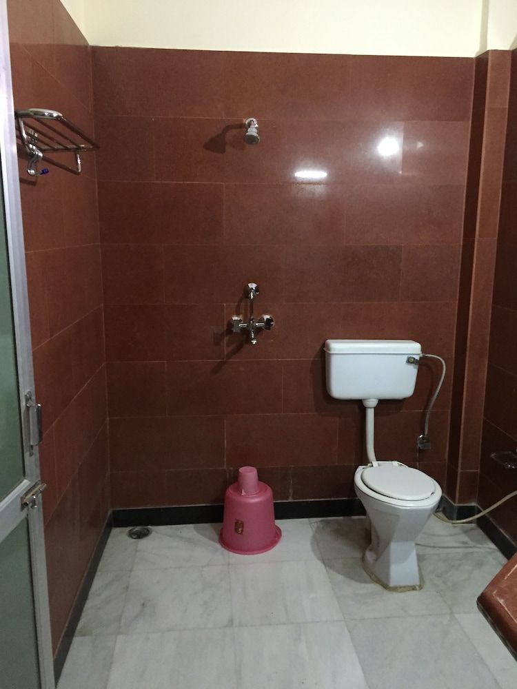 Classic Hotel Standard Room 11