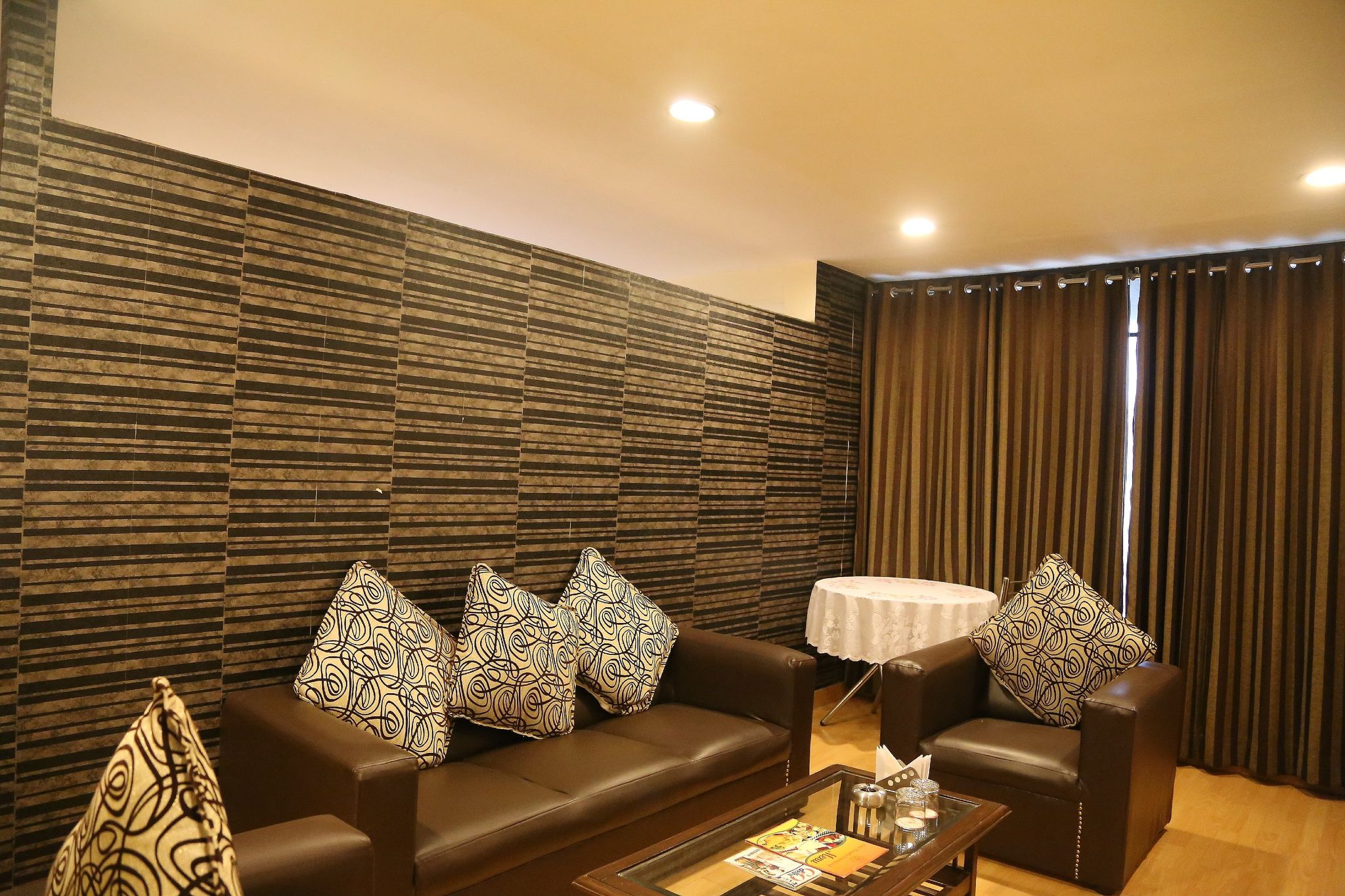 Hotel Shyama International Deluxe Room 7