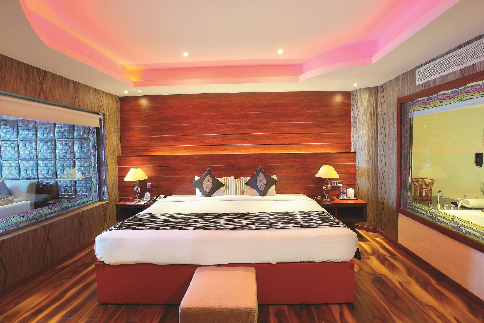 Premium Room, Lake View, 1 King Bed, Non-Smoking