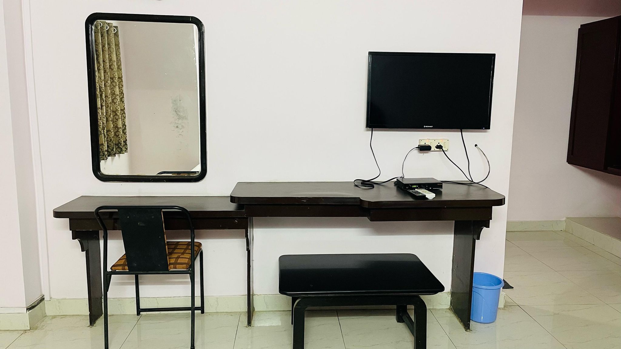 Double Deluxe Non A/C