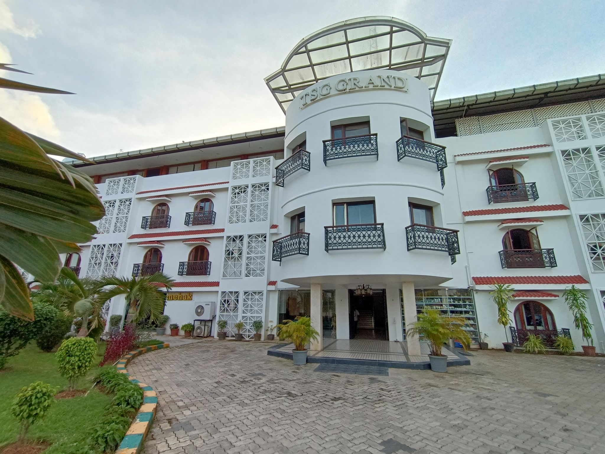 undefined Hotel TSG Grand 9