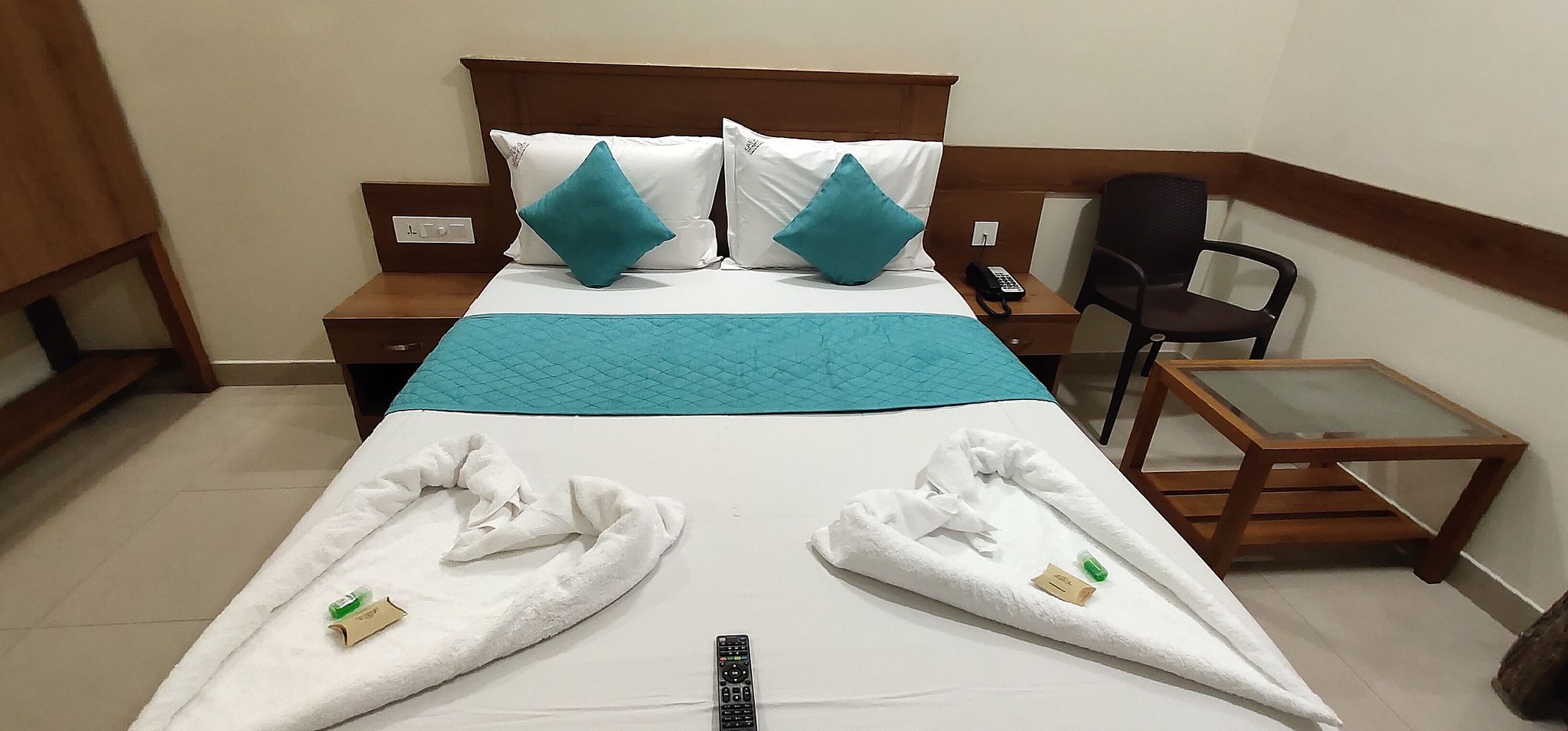 Legend's Inn Deluxe Room 2