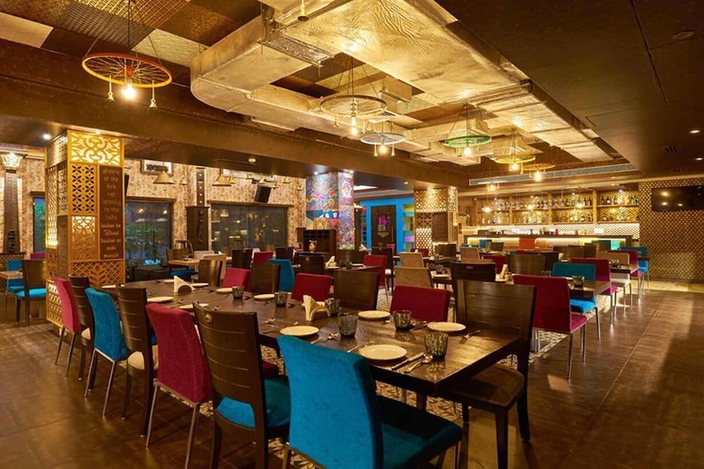 Food & Dining