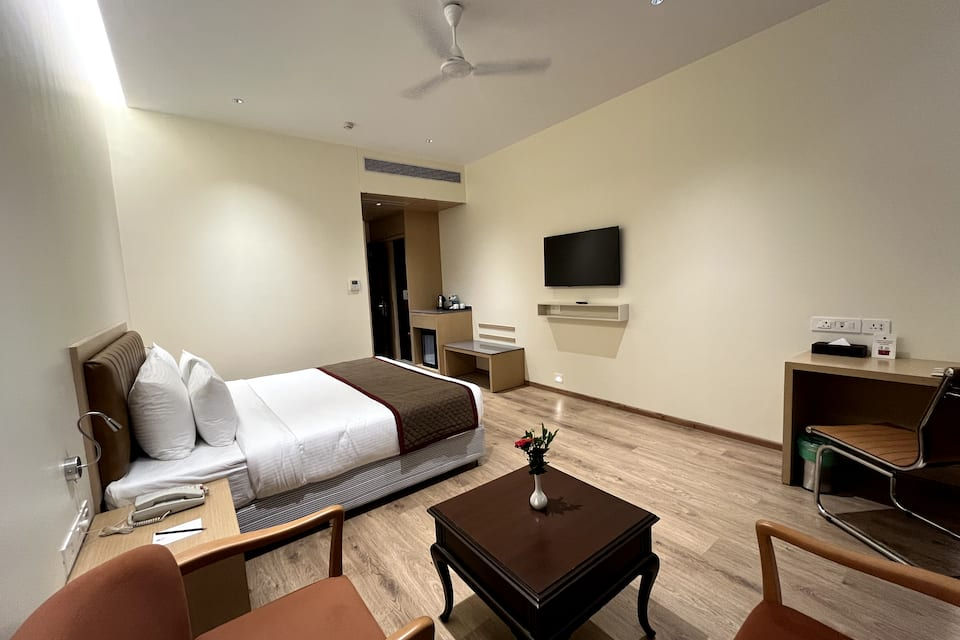 Club Room Bed Room