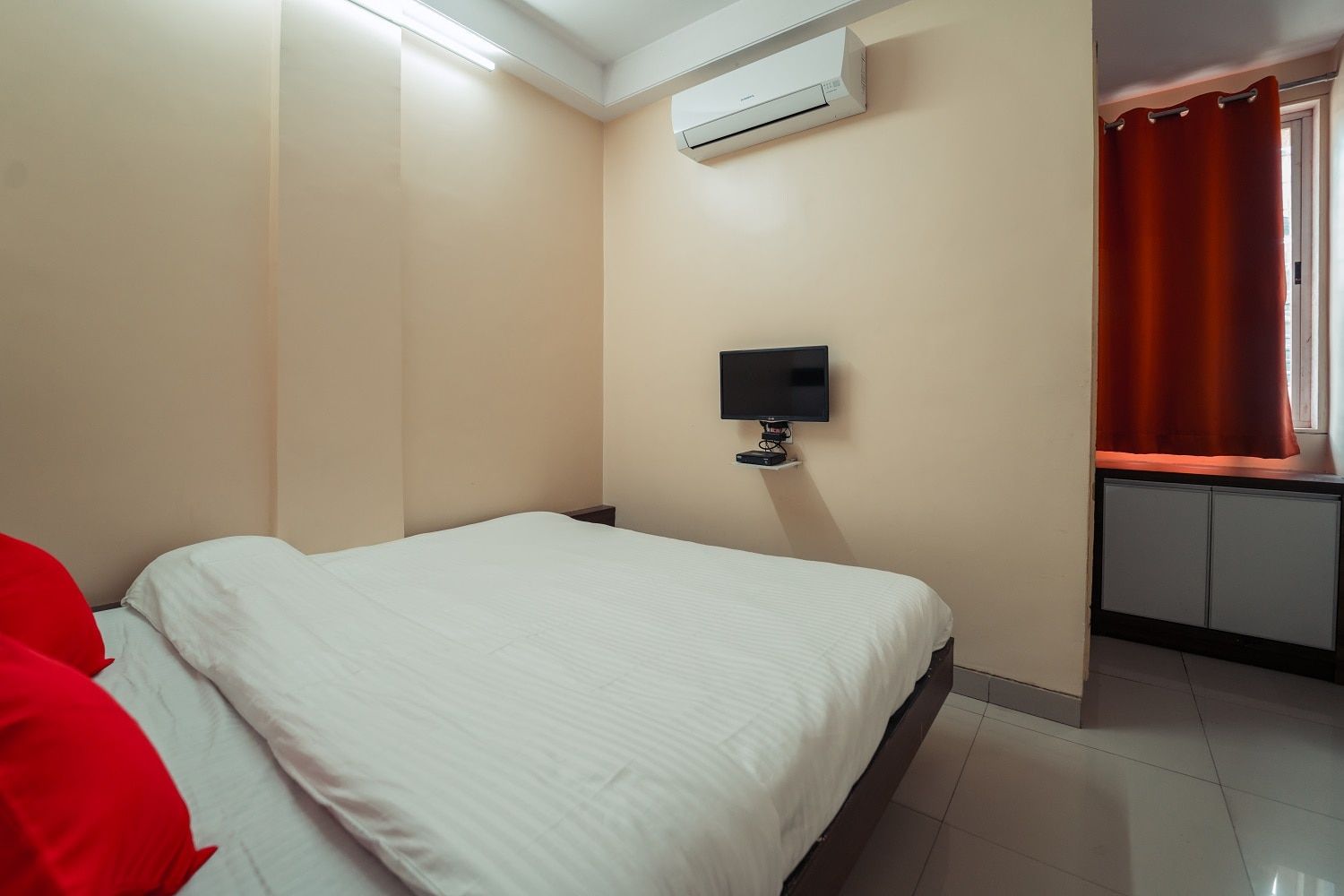 Hotel Aashish Deluxe Standard Non AC Room 