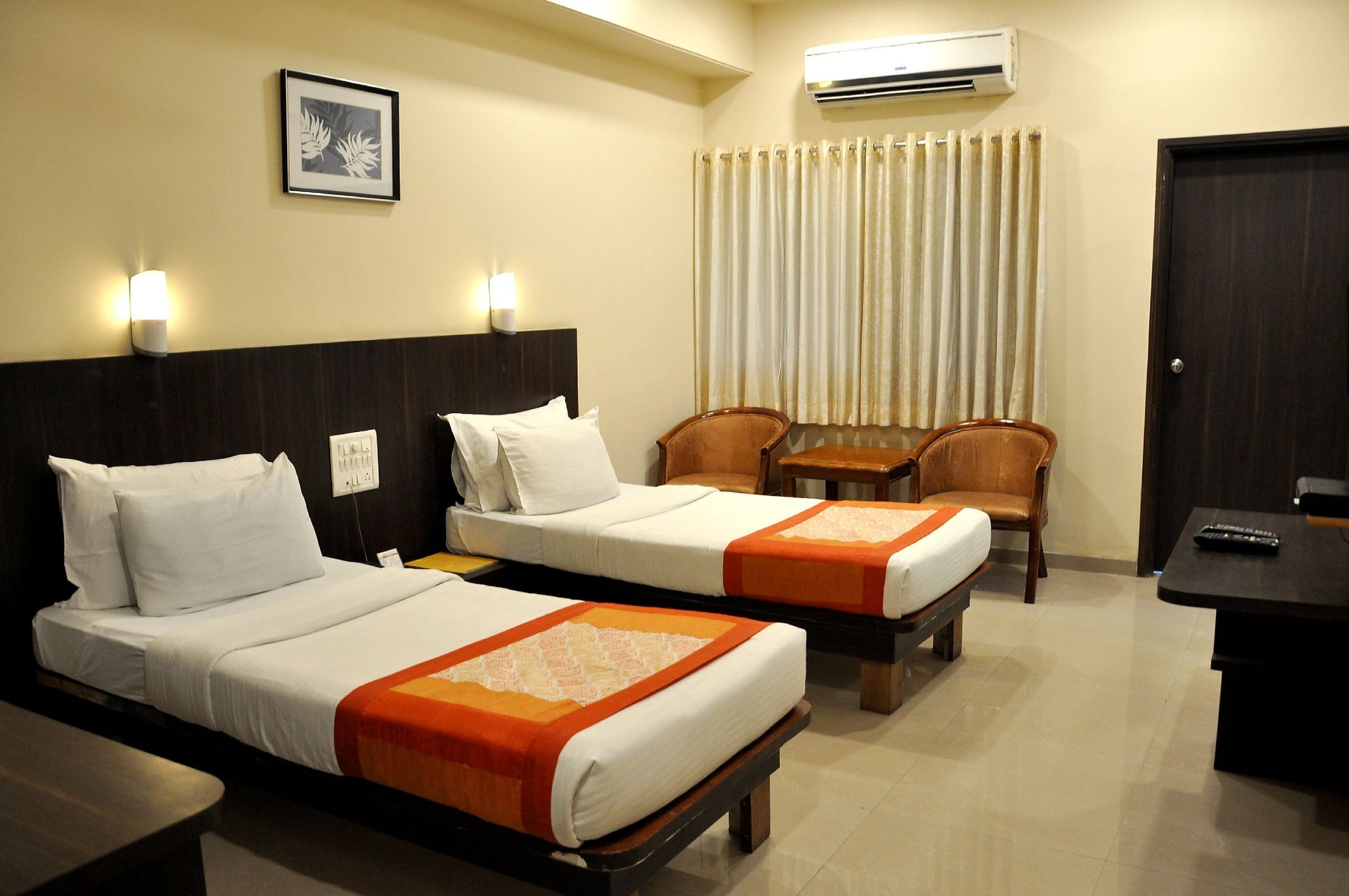 Hotel Atria, Kolhapur Executive Twin AC Room 4