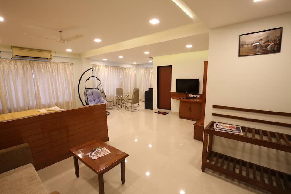 Hotel Kohinoor Square Standard Room Non Ac 2