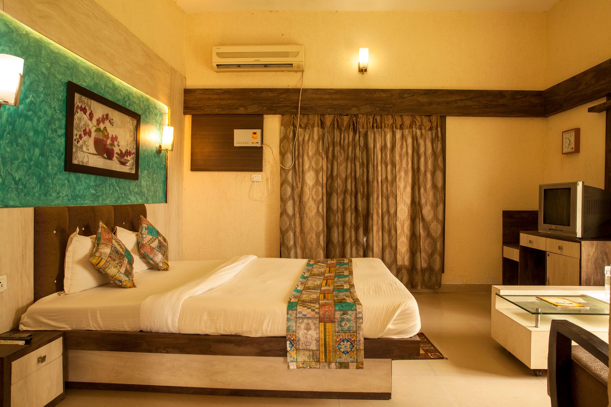 Super Deluxe AC ROOM - CONIFER block