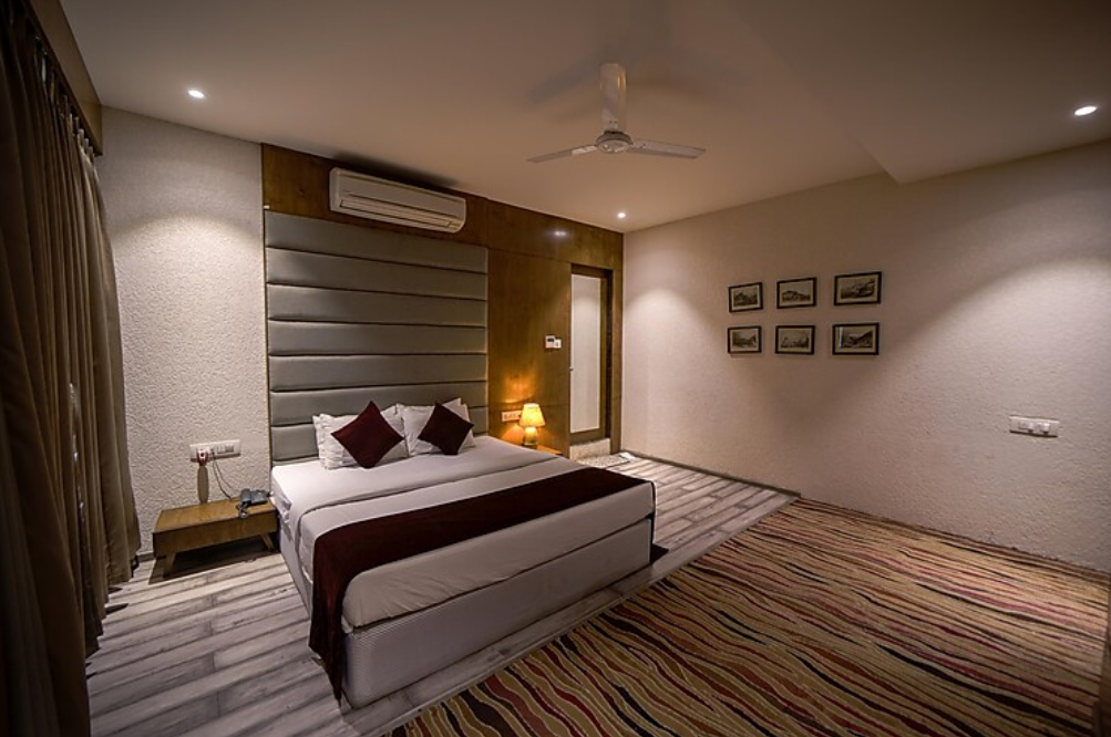 PRESIDENTIAL SUITES