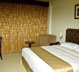 Pramod Convention & Club Resort Queens Court Room 2